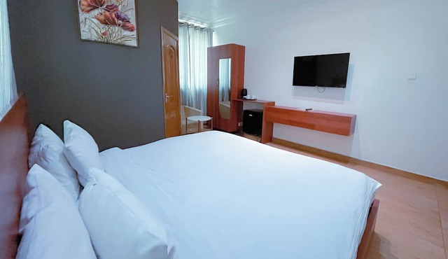 RK Italian Boy Hotel