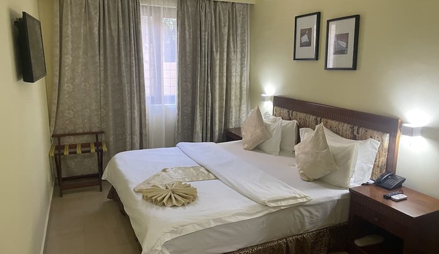 Hotel Marjorie 'Y'
