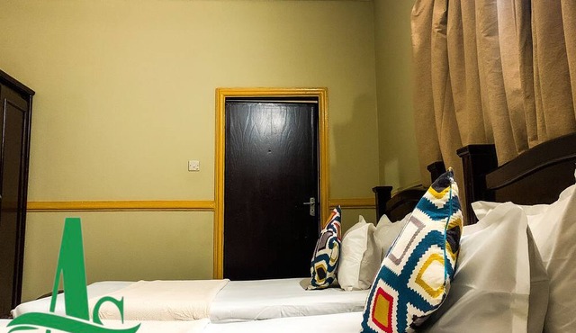 Airport Side Hotel