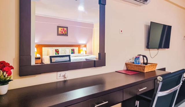 Rhogem Hotel