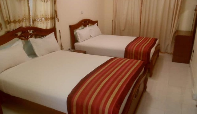 De Holiday Beach Hotel