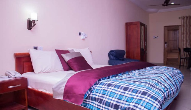 Sheilas Executive Hotel & Lodge