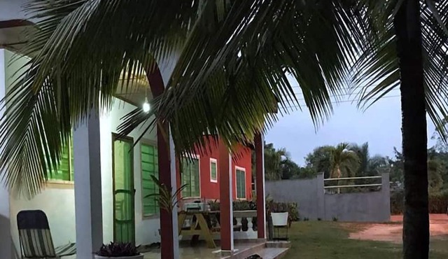 Twitter Paradise Guest House in Elmina