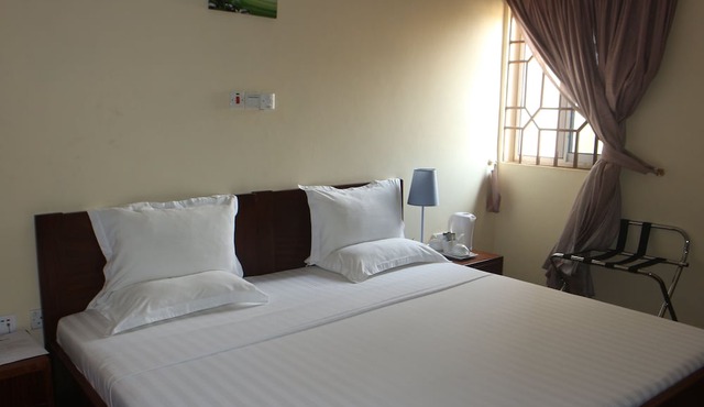 Lotbill Hotel
