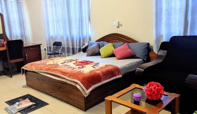 Renajoe Exclusive Centre