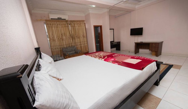 Pemicsa Hotel in Accra