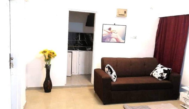 1 Bed House Private Compound With Off Road Parking in Accra