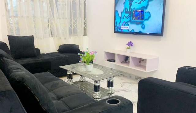 Tropical Oasis in Accra - 2 Bedroom Apartment