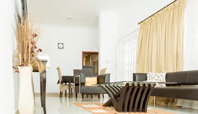 Lovely Two-bedroom House Near Aburi, Accra in Kweiman