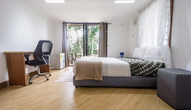Cosy, personal, family-friendly nature retreat surrounded by trees and fresh air in Aburi