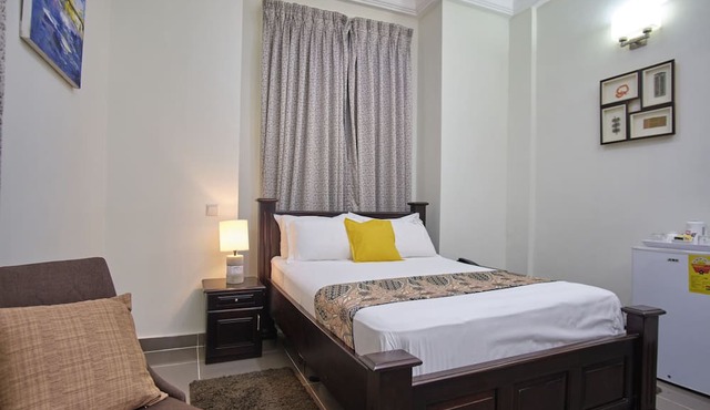 The Highbridge Guest Lodge