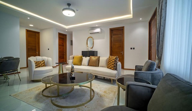 Alexander Palace Hotel Apartment in Amrahia