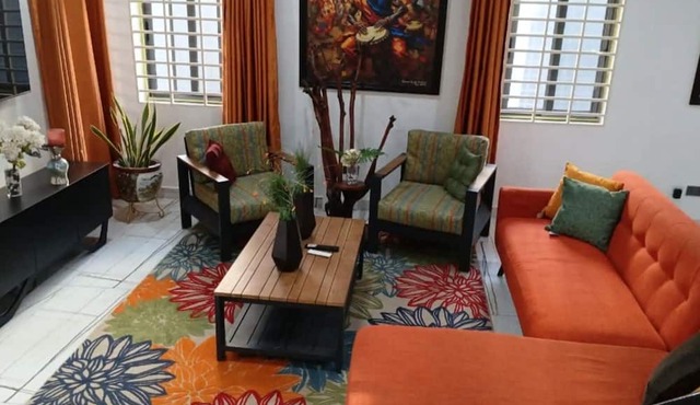 Modern 3 Bedroom En Suite Near Beach