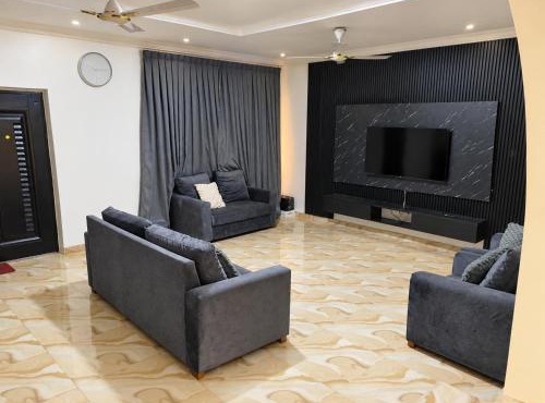 BOG apartments in Adentan
