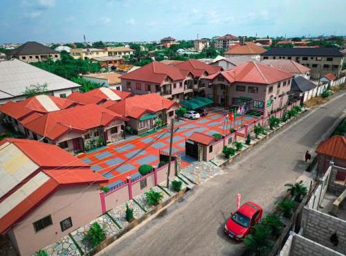 Tusand Hotel in Achiakrom