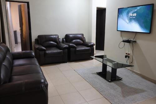 Apartment in Dodowa Wi-Fi Laundry Kitchen DSTV Air Con n More in Bawalishi