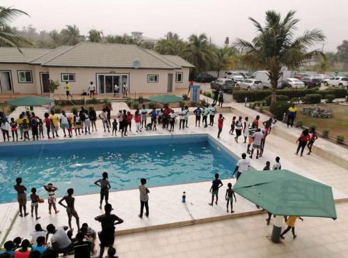 Floyds Beach Resort & Spa in Nyanyanu