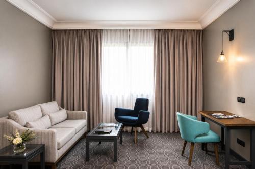 Fiesta Royale Hotel