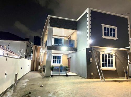 Chameleon Luxury Apartment