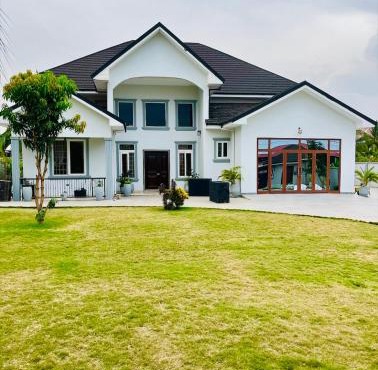 J&N's Place in Tema