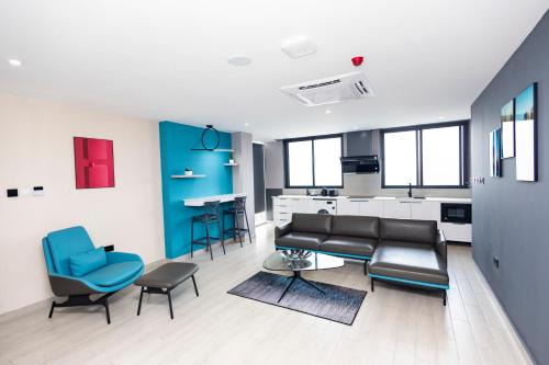 Bankable Roomzzz in Accra